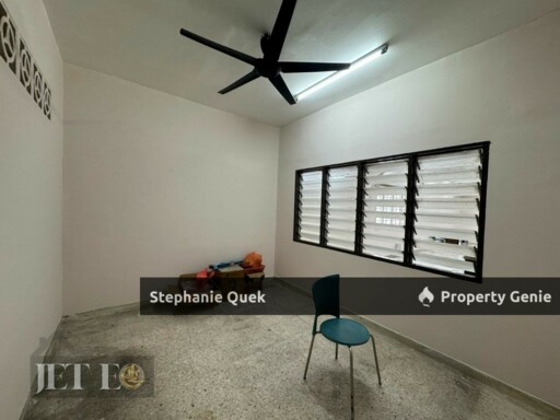 Taman Palm Grove Klang 1 Storey End Lot 3B2B Renovated House For Rent
