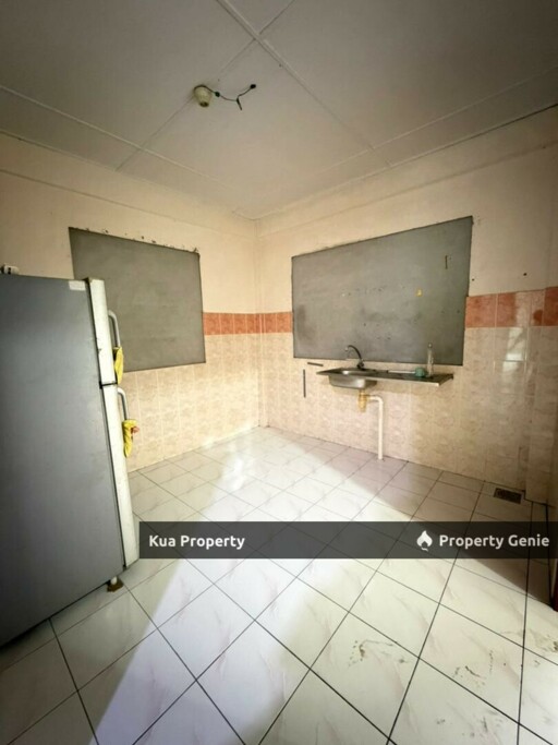 Double Storey Terrace Intermediate for Sale! Located at Stakan Jaya
