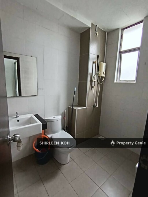 Female Room Renting at Suriamas Suites Condominium @ Larkin JB Town