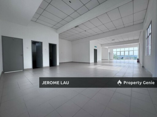Triple Storey Shop Lot Ground Floor