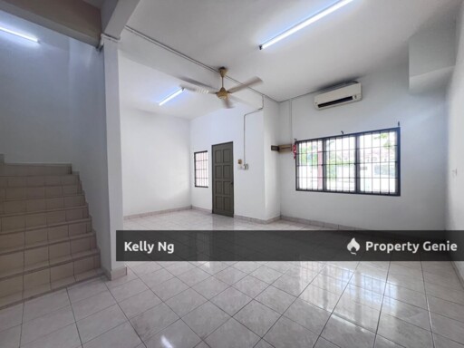 Double Sty Good Condition House At Bandar Puteri Klang Sale
