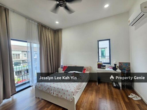 3 Storeys Semi D Cluster, Villa Astana Kajang Fully Furnished For Sale