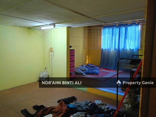 Teres Setingkat Taman Bukit Setongkol Kuantan