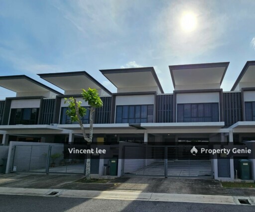 Kajang East Precint 2 [Fully Renovated & Furnished] 2 Storey Terrace House, Semenyih