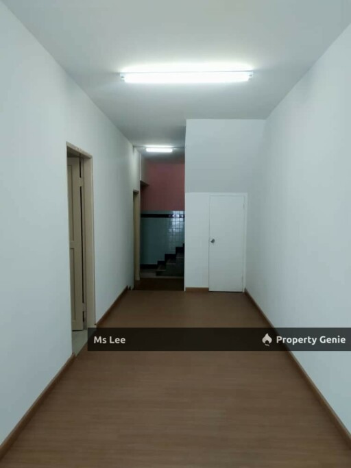 Room 203 RM 650 @ 2 Storey Shop Hotel,Chow Kit -near LRT/HKL/IJN -Ready 3/8