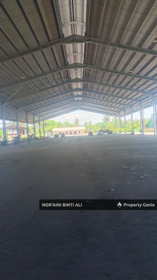 Sawmill with license for sale in Gambang.Freehold land