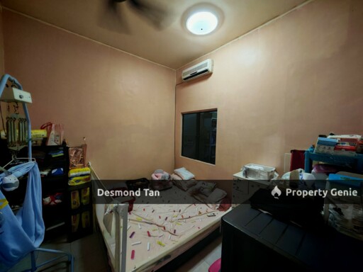 Park Avenue, Seremban 2, Garden Avenue, Semi Renovated, (Facing No House)
