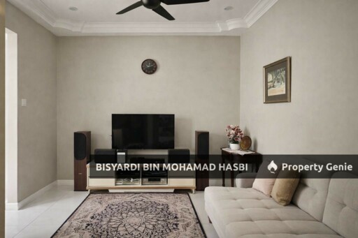"Fully Renovated - Walking Distance to Surau Jumaat Ar-Raudhah" Double Storey Semi Detached House Taman Impian Makmur, Saujana Impian, Kajang.