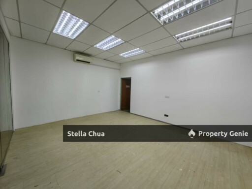 3 STOREY SHOP OFFICE IN JALAN SERI AUSTIN 3 FOR RENT