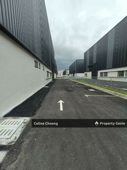 Bukit Raja 2 i8 semi detached factory for rent C071