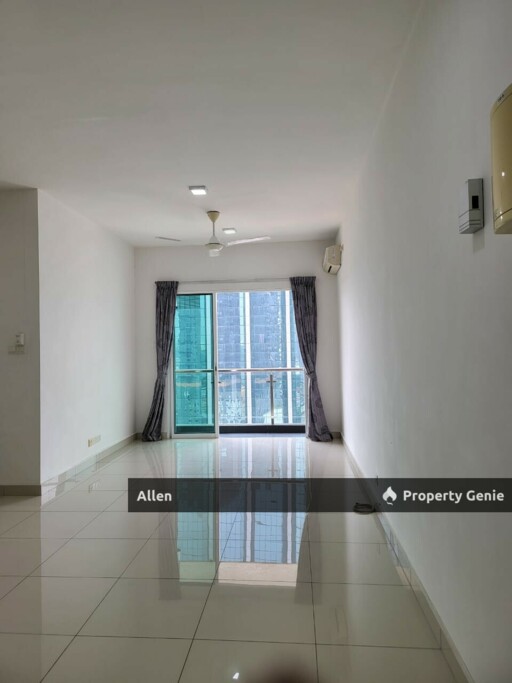 Skysuites @ Meldrum Hills – Walk to CIQ, 2R2B with Balcony & Aircon, RM2200 Only