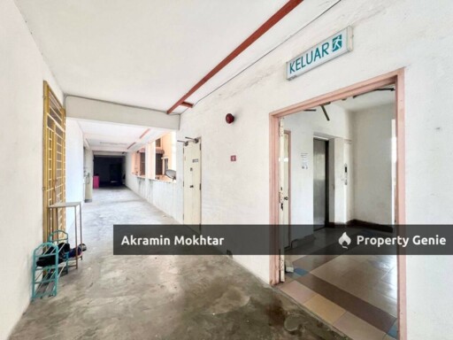 Renovated, Partially Furnished & 2 Parking | Apartment Danaumas, Seksyen 7 @ Shah Alam.