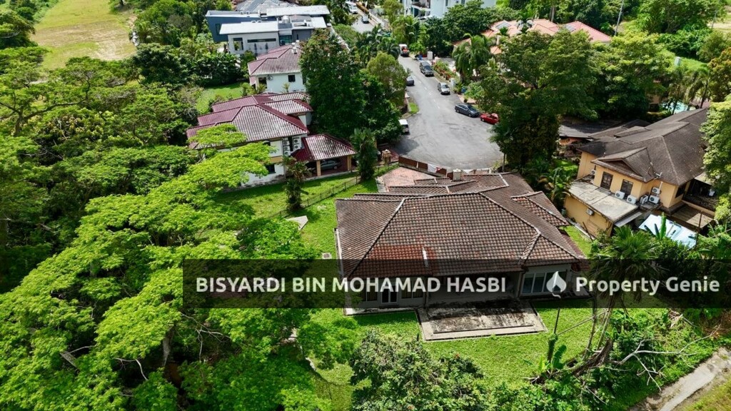 Single Storey Bungalow, Monterez Golf Club, Seksyen U9, Shah Alam .