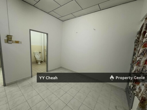 Taman Cempaka 2-storey House For Sale - Good Condition, Concrete Ceiling
