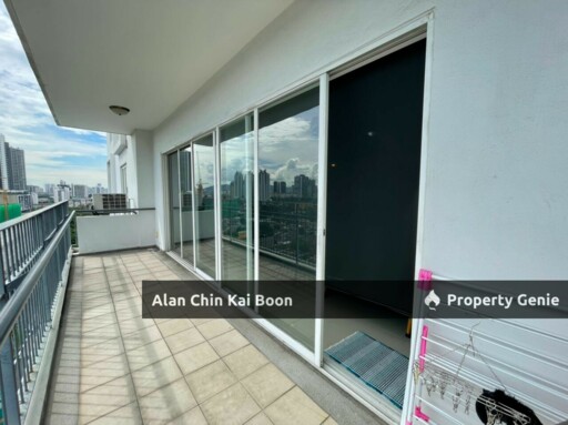 One Jelatek Residence Fully Furnished Condominium  with 2 Car Park Walking Distance to LRT Station