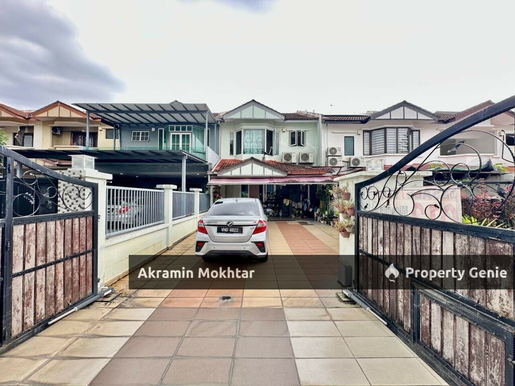 FULLY RENOVATED & PARTIALLY FURNISHED | 2.5 Storey Superlink Taman Mutiara Indah 2 Puchong