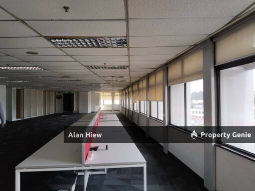 Menara Pacific Place (fka Menara HSBC)