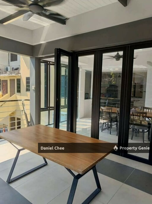 Meru Valley Golf Club Fully Furnished Town House 2.5 Storey For Rent
