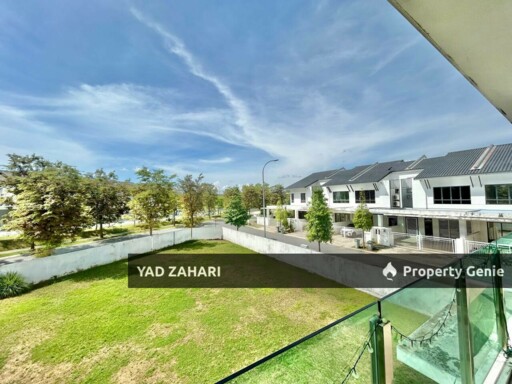 Huge Extra Land Corner Lot Double Storey Terrace House, Hijayu 2 Resort Homes, Bandar Sri Sendayan