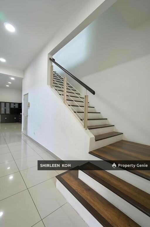 House for rent at Taman Nusa Duta near Bukit Indah