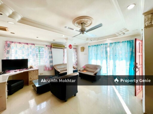Freehold, Corner Lot & Fully Renovated | Double Storey Jalan Semarak Bandar Utama Batang Kali