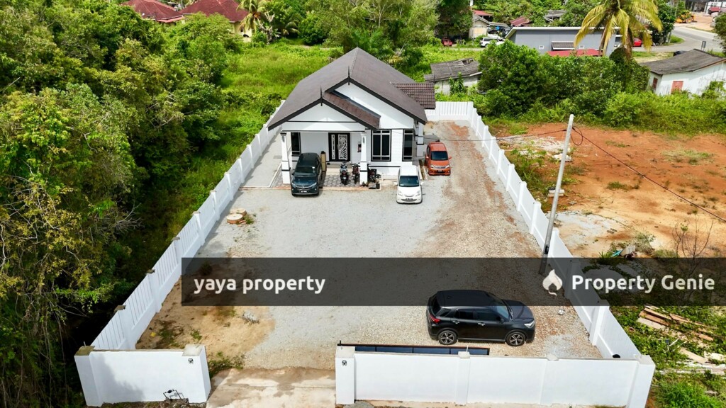 KAMPUNG RAJA BESUT