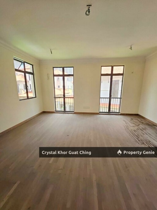 3 Storey Bungalow at D'Residence, Near Queensbay