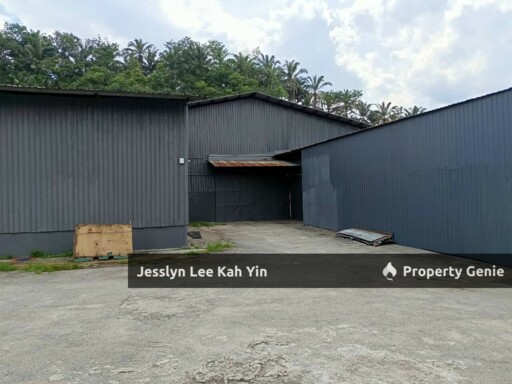 Detached Single Storey Factory with Big Land For Rent @ Sungai Lalang Semenyih