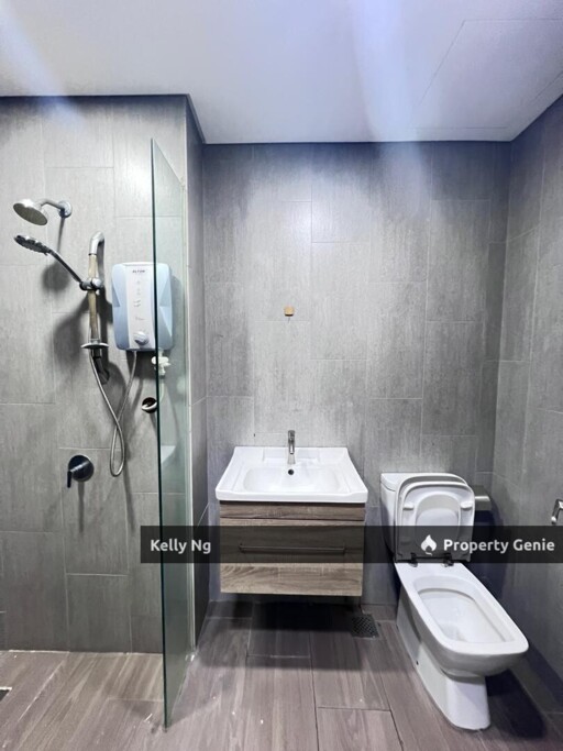 Geo Residence Basic Furnished At Bukit Rimau Kota Kemuning For Sale