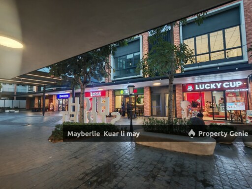 Gardens Square Coner Shop For Rent