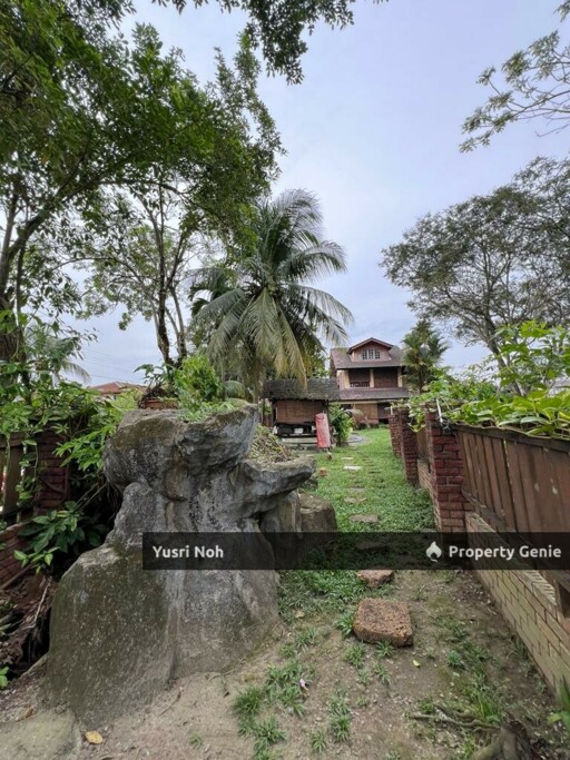 Cornerlot 1.5 Storey USJ 3 Subang Jaya - Huge Land