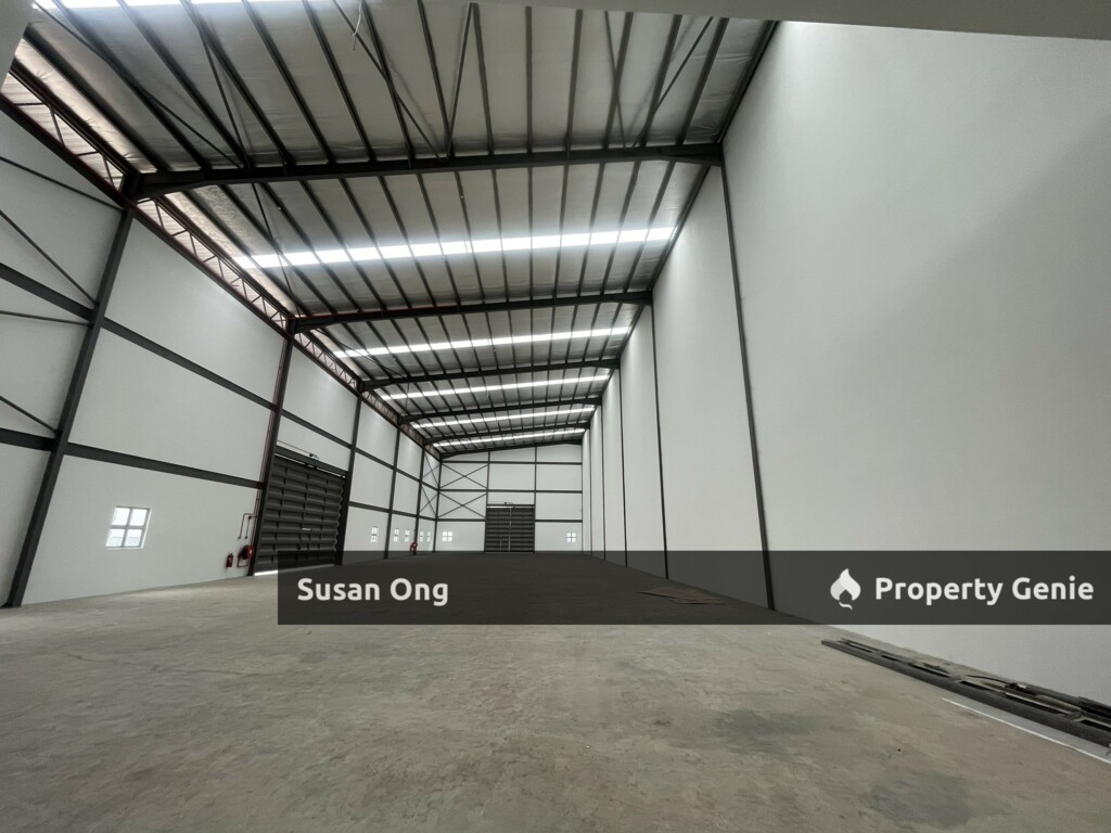 Rent-3 storey semi d factory-200amps-build up 13k