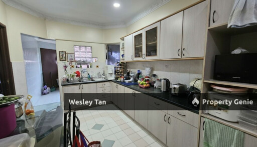 Single Storey SemiD Ayer Keroh Fully Extended 5rooms Extra Garden Area