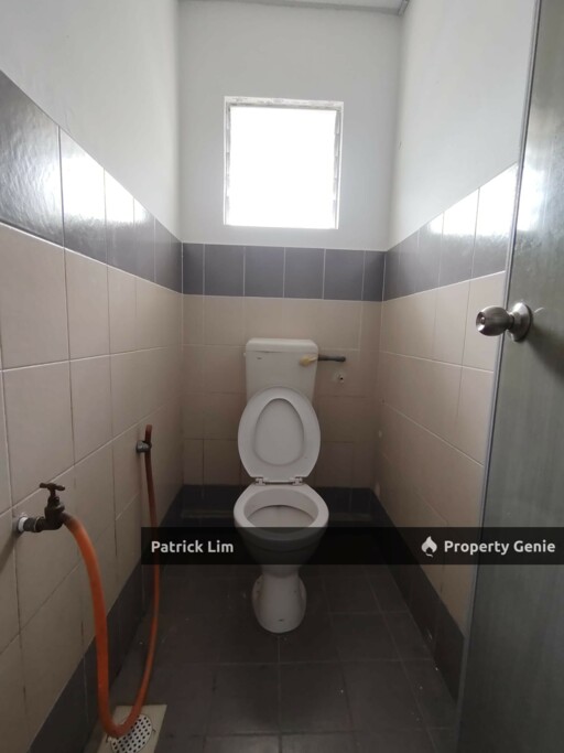 Kota Laksamana 1st Floor Shoplot - Hot Commercial Space For Rent