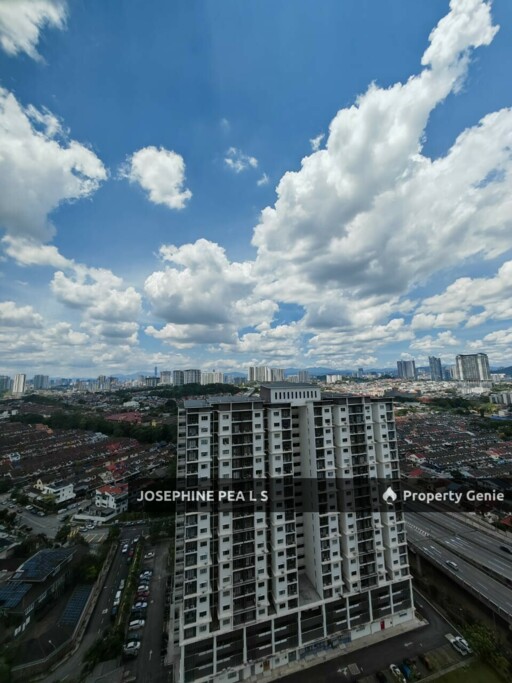 The Maple Residence 3 Room 2 Bathroom Corner Unit For Rent