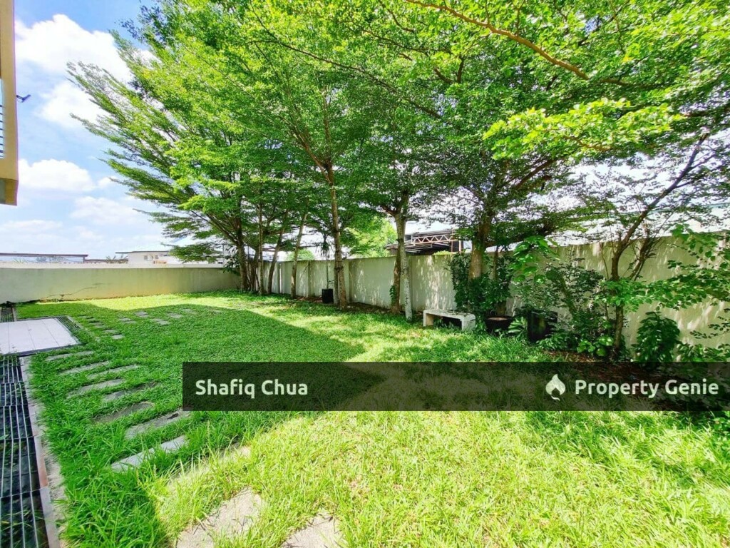 CORNER I SPACIOUS PARKING I FULLY FURNISHED I ASTER 3 Storey Superlink D'Impian Tropika, Seri Kembangan