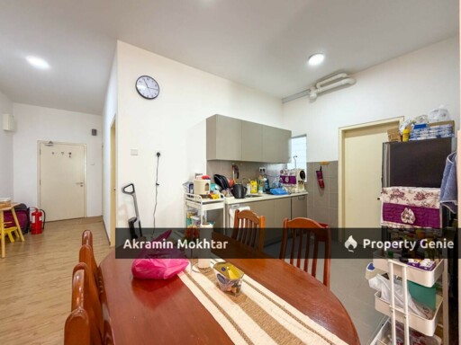 Freehold, Corner Unit & 2 Parking | Lakefront Homes Condominium, Cyberjaya