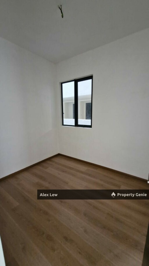 Kensho Residence Brand New Unit For Sales with 2 Carparks, KL City View, near Supermarket, Restaurant, and Cafe. Easy Access to Main Road to PJ and KL.