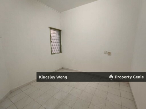 Menglembu Impiana Adril 1.5 Storey Terrace House Good Condition Near Lahat Pengkalan
