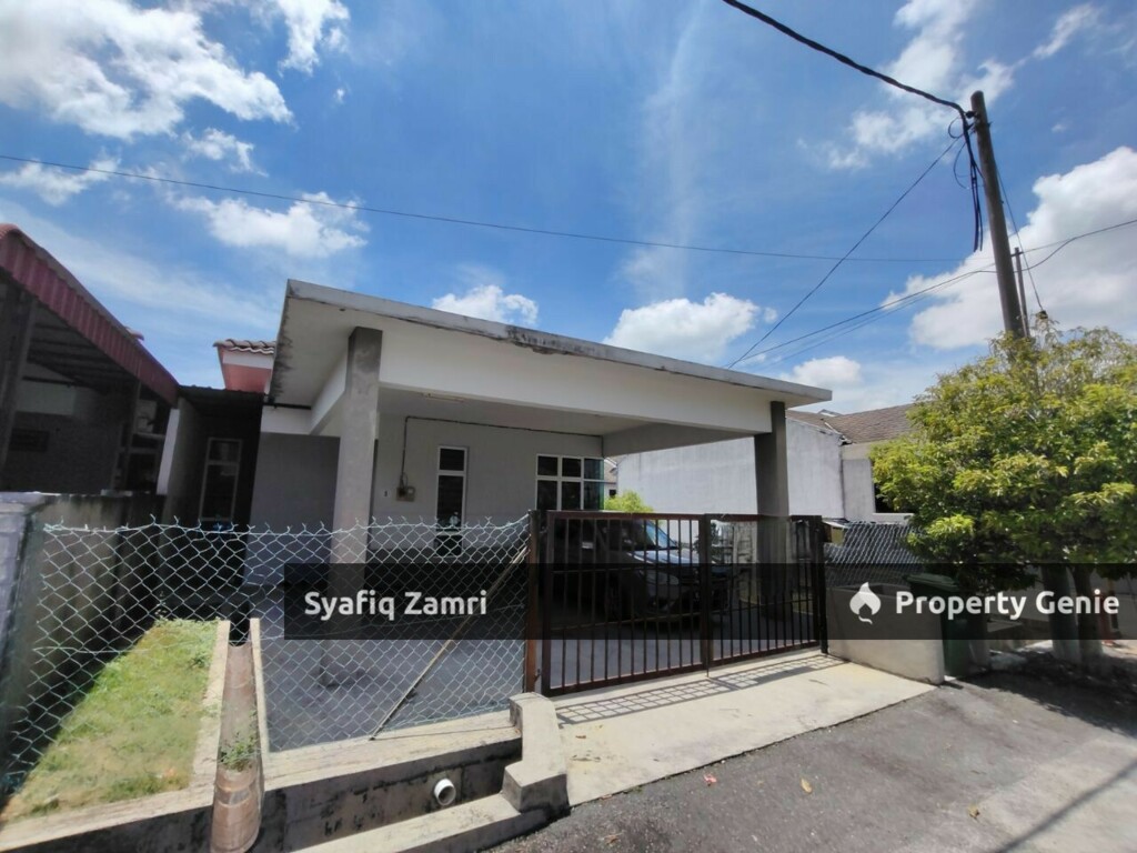 BKP 17 Semi-D Bandar Kuantan Putri