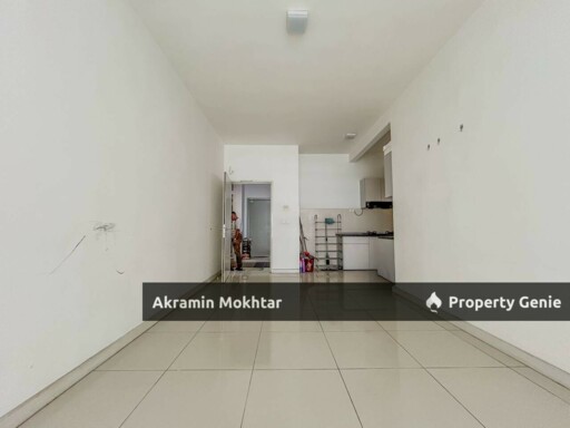 Freehold, End Unit & 2 Covered Parking | Savanna Executive Suites Southville City, Bangi.