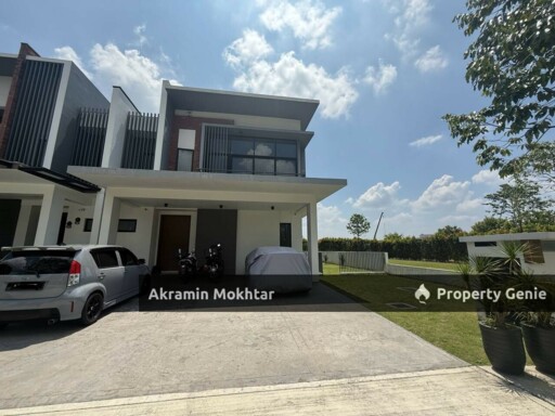 FULLY RENOVATED & PARTIALLY FURNISHED |  GAMUDA 25.7  Lucent Residence @ Twentyfive.7 Two storey Semi D Corner Lot (Cul De Sac)