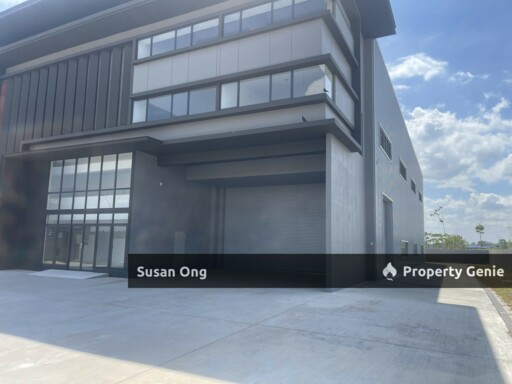 Rent-Elmina semi D factory corner-200amp