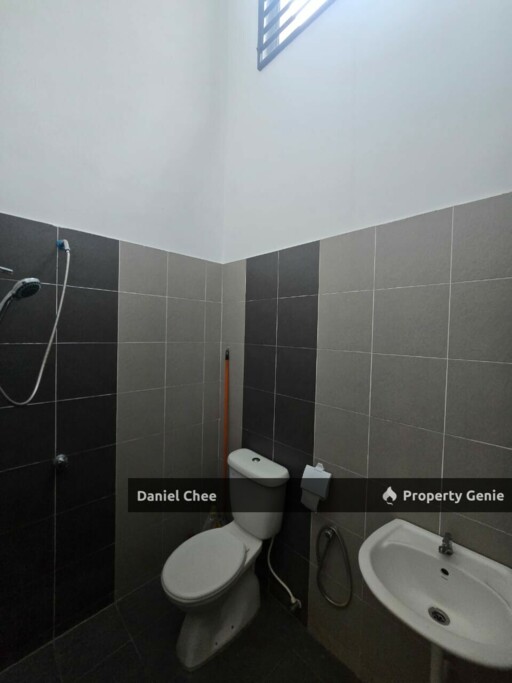 LAHAT SENTOSA | 4-BEDROOM SINGLE STOREY HOUSE FOR RENT