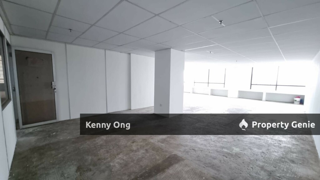 City plaza office unit for rent with carpark