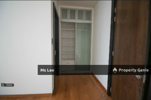 The Pearl @ KLCC-Level 17 private lift- Sale below bank value Rm480k