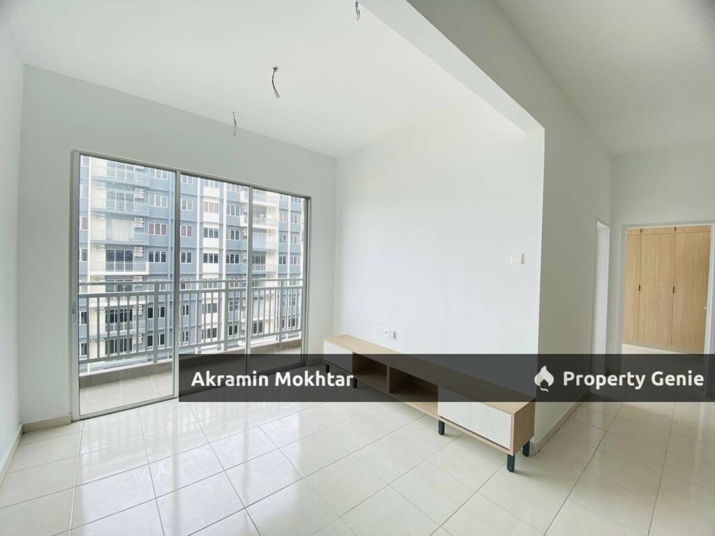 TO LET - RESIDENSI ADELIA 3 BANGI AVENUE KAJANG (Corner unit-Lampu & kipas siap pasang)