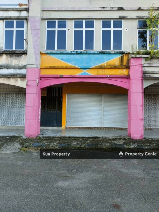 First Floor Intermediate Shoplot For Rent! Located at Moyan