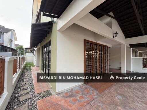 New Painted End  Lot, Double Storey House, Jalan Jeriji (Greenlane) Bukit Jelutong, Shah Alam.