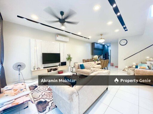 Freehold & Fully Renovated | 3 Storey Terrace House Tiara South, Semenyih